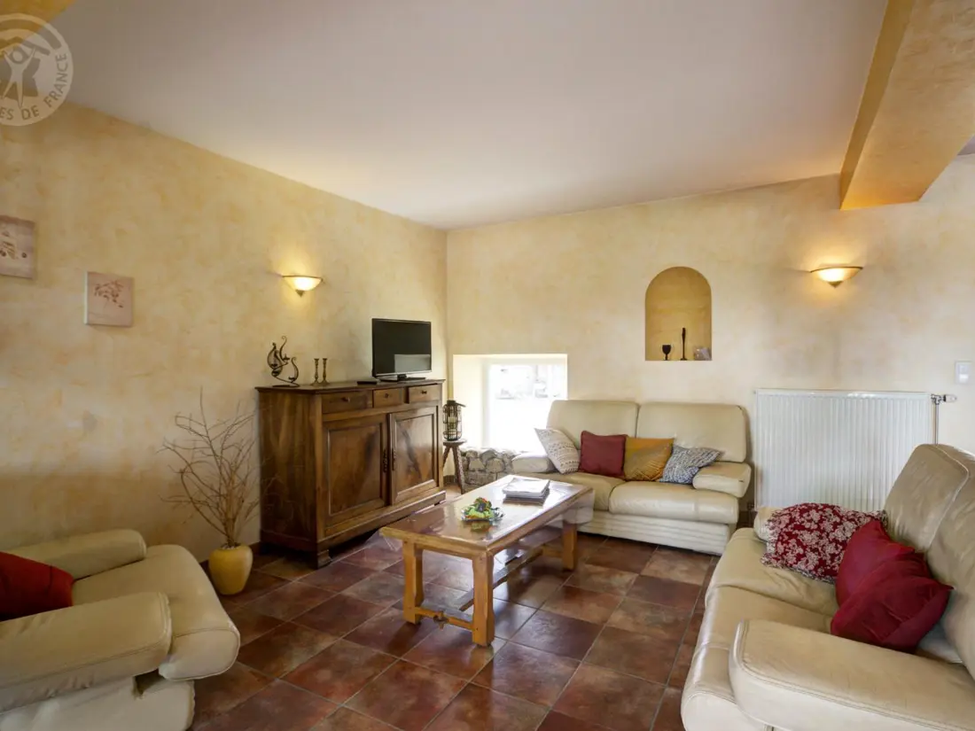Maison de Vacances CHALAIN-LE-COMTAL