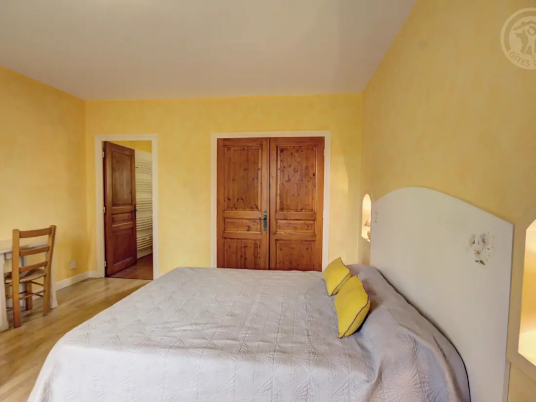Maison de Vacances CHALAIN-LE-COMTAL