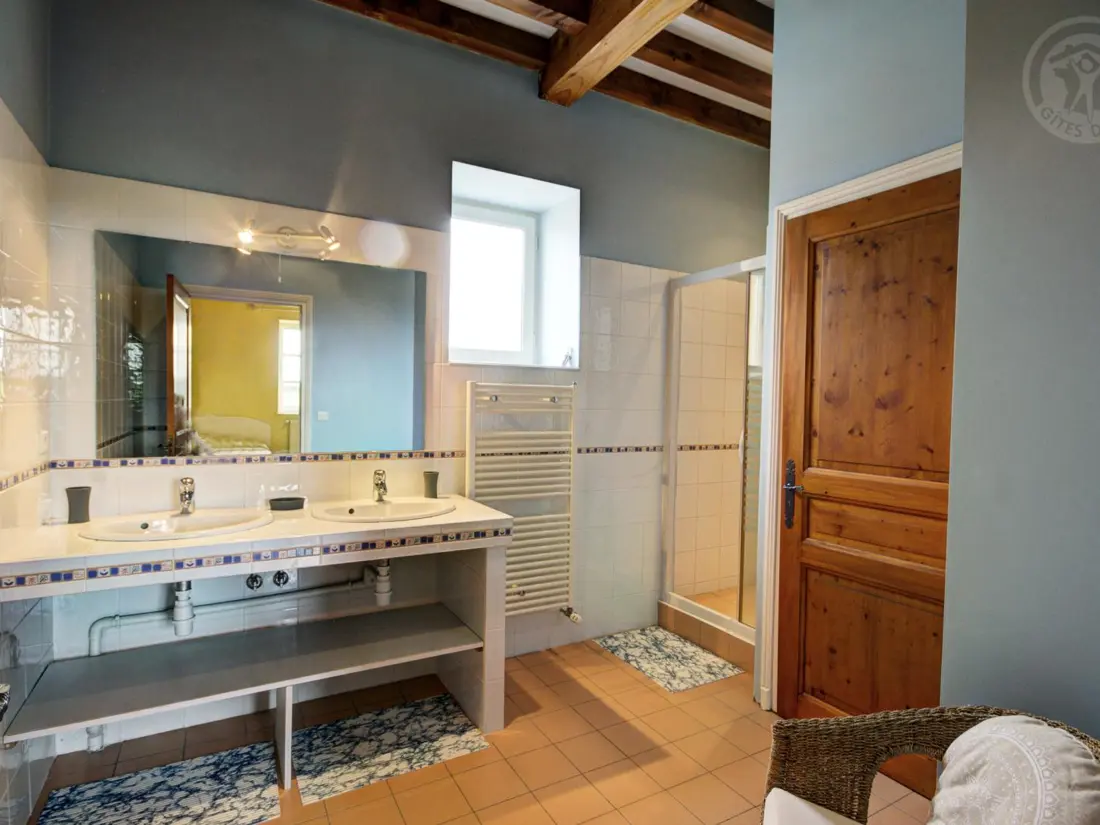 Maison de Vacances CHALAIN-LE-COMTAL