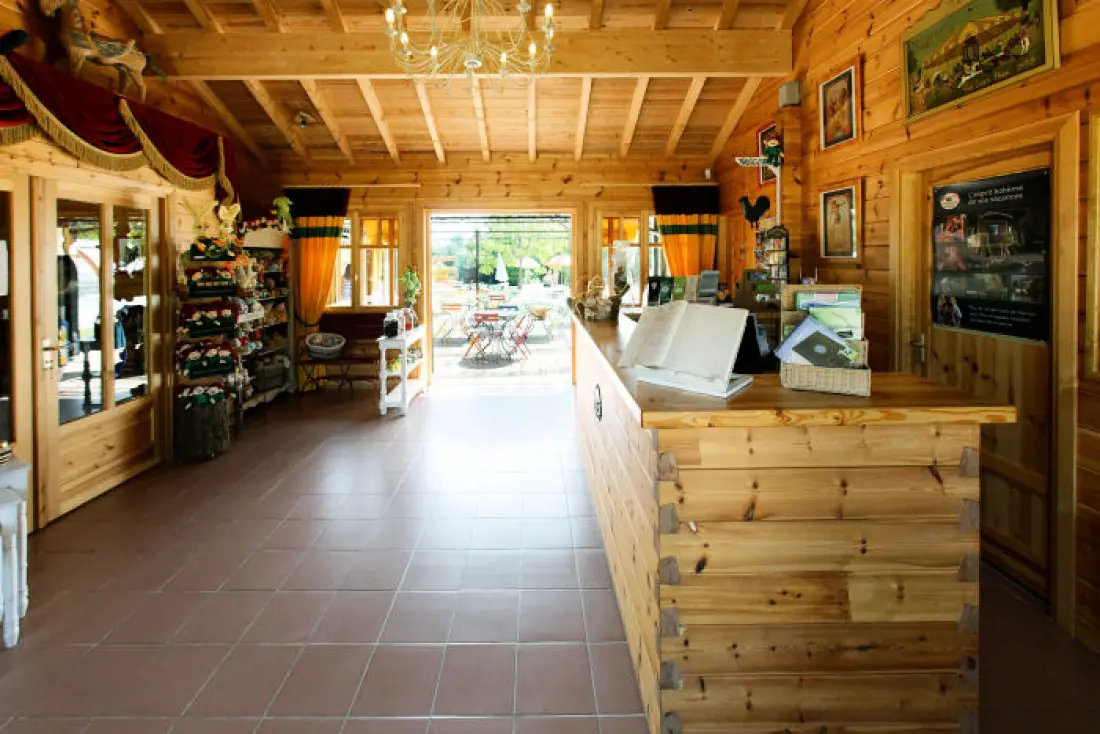 Les Roulottes des Monédières