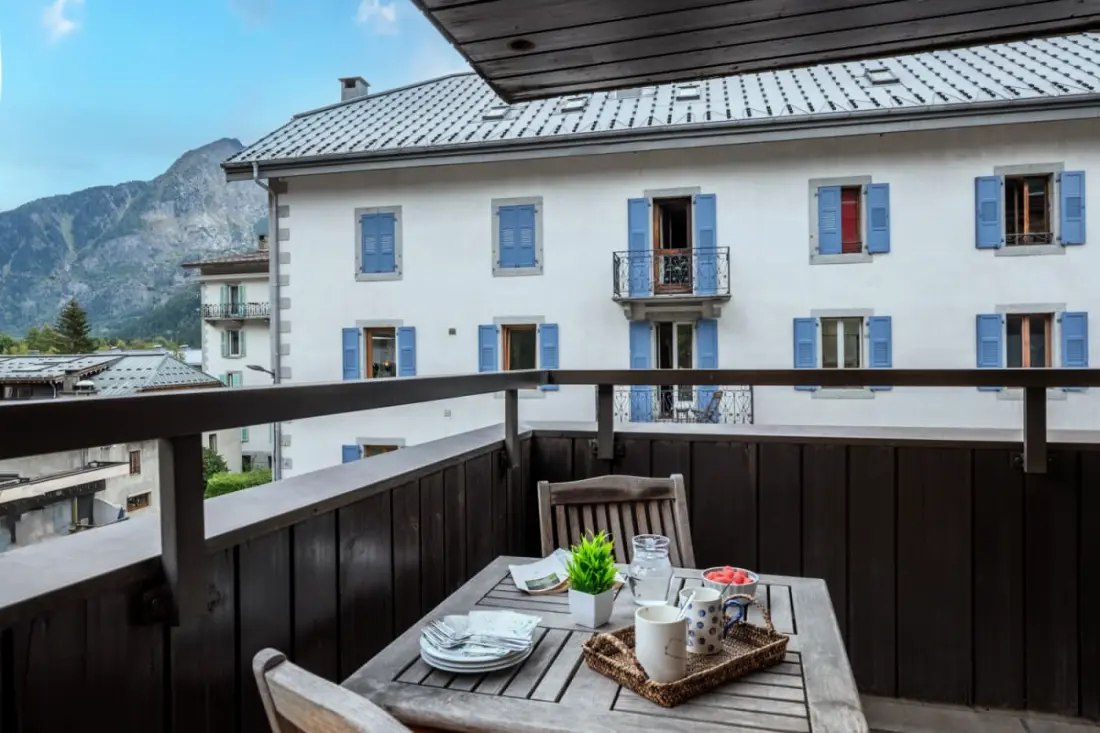 Appt Savoyard Avec Vue Montagne | Parking + Balcon