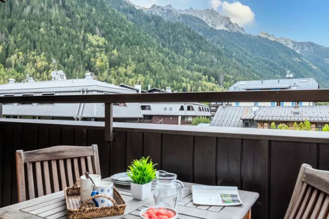 Appt Savoyard Avec Vue Montagne | Parking + Balcon