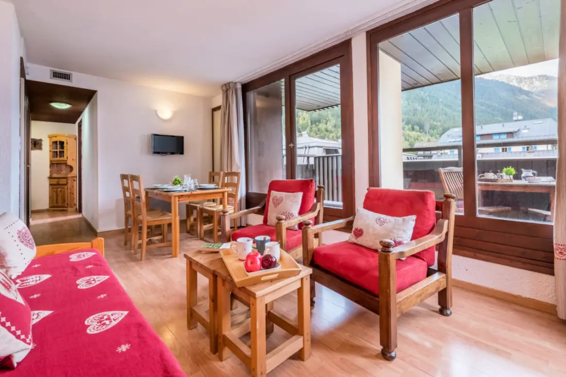 Appt Savoyard Avec Vue Montagne | Parking + Balcon