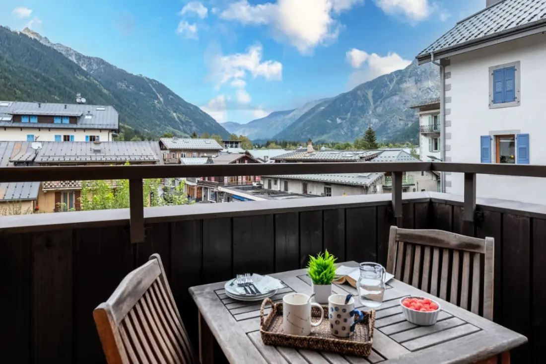 Appt Savoyard Avec Vue Montagne | Parking + Balcon