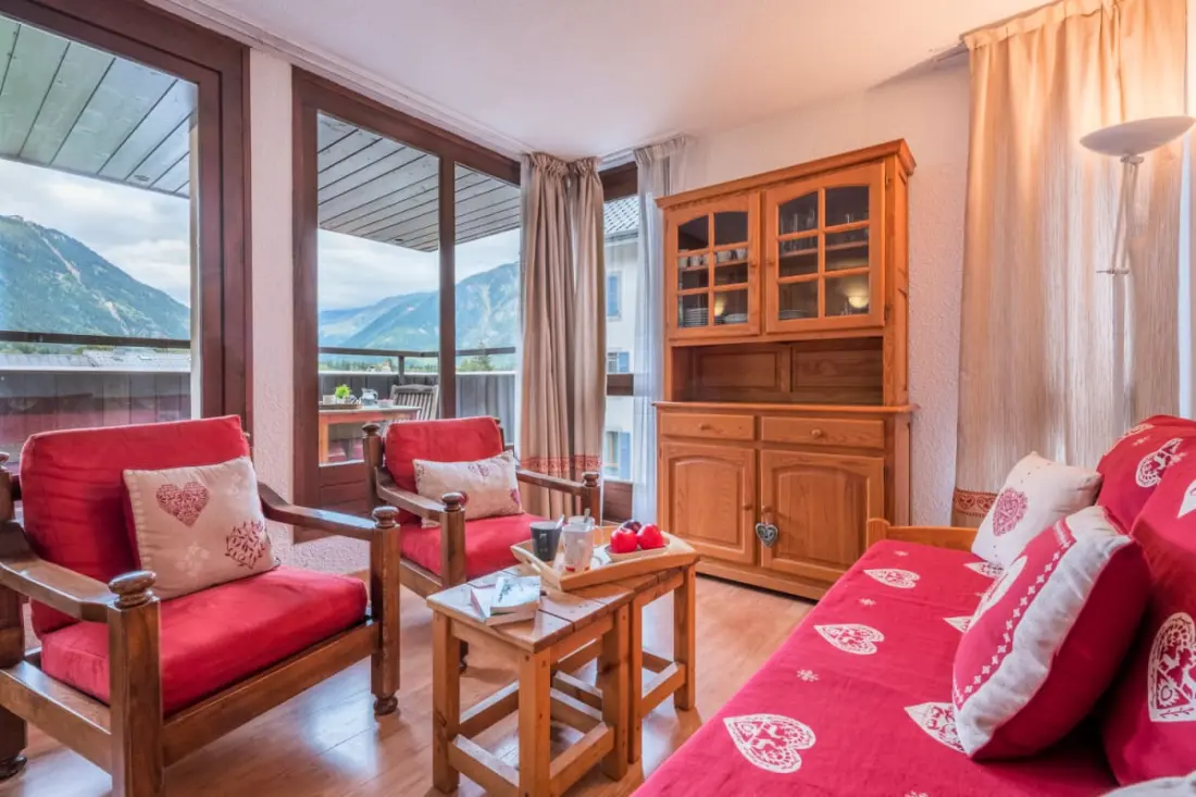 Appt Savoyard Avec Vue Montagne | Parking + Balcon