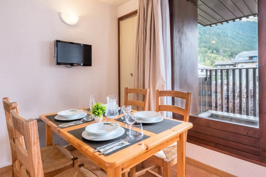 Appt Savoyard Avec Vue Montagne | Parking + Balcon