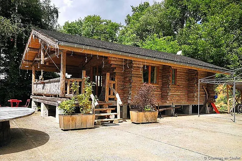Gîte de France La fuste du bûcheron - cabane authentique 3 épis