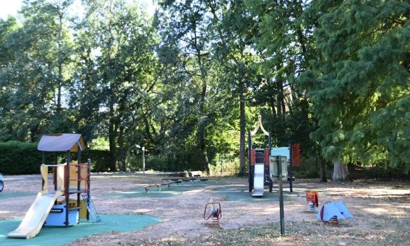 Camping Le Rochat-Belle-Isle *** - Châteauroux - 18