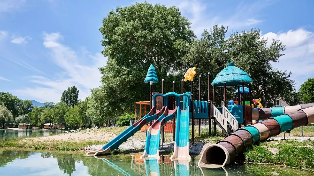 Camping Le Lac Bleu, Chatillon en Diois, Sud Est et ...