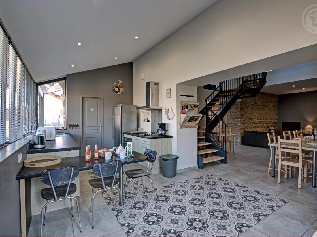 Maison de Vacances CHAZELLES-SUR-LYON 2