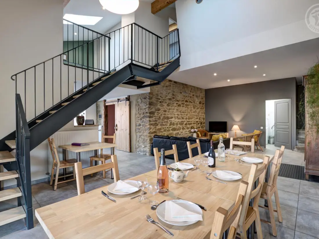 Maison de Vacances CHAZELLES-SUR-LYON 2