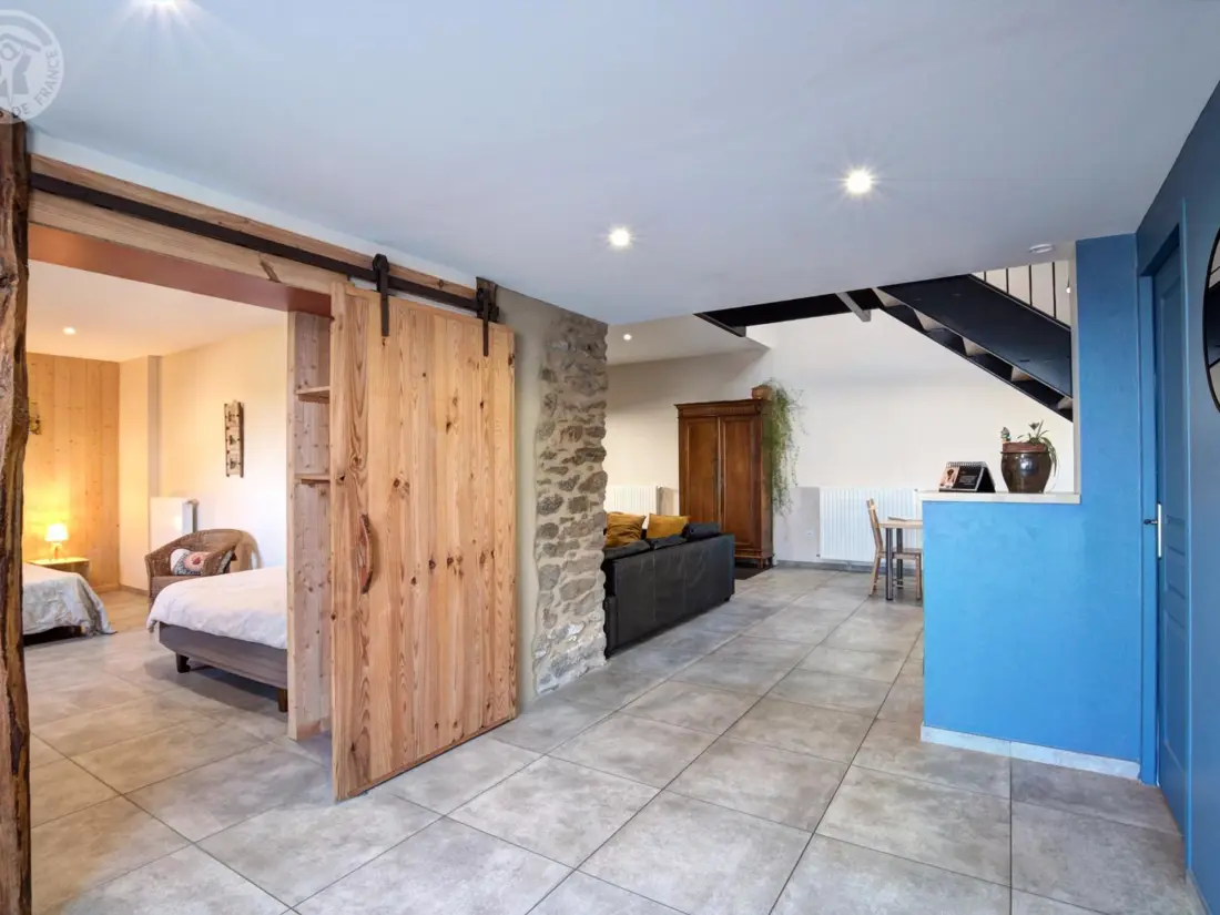 Maison de Vacances CHAZELLES-SUR-LYON 2