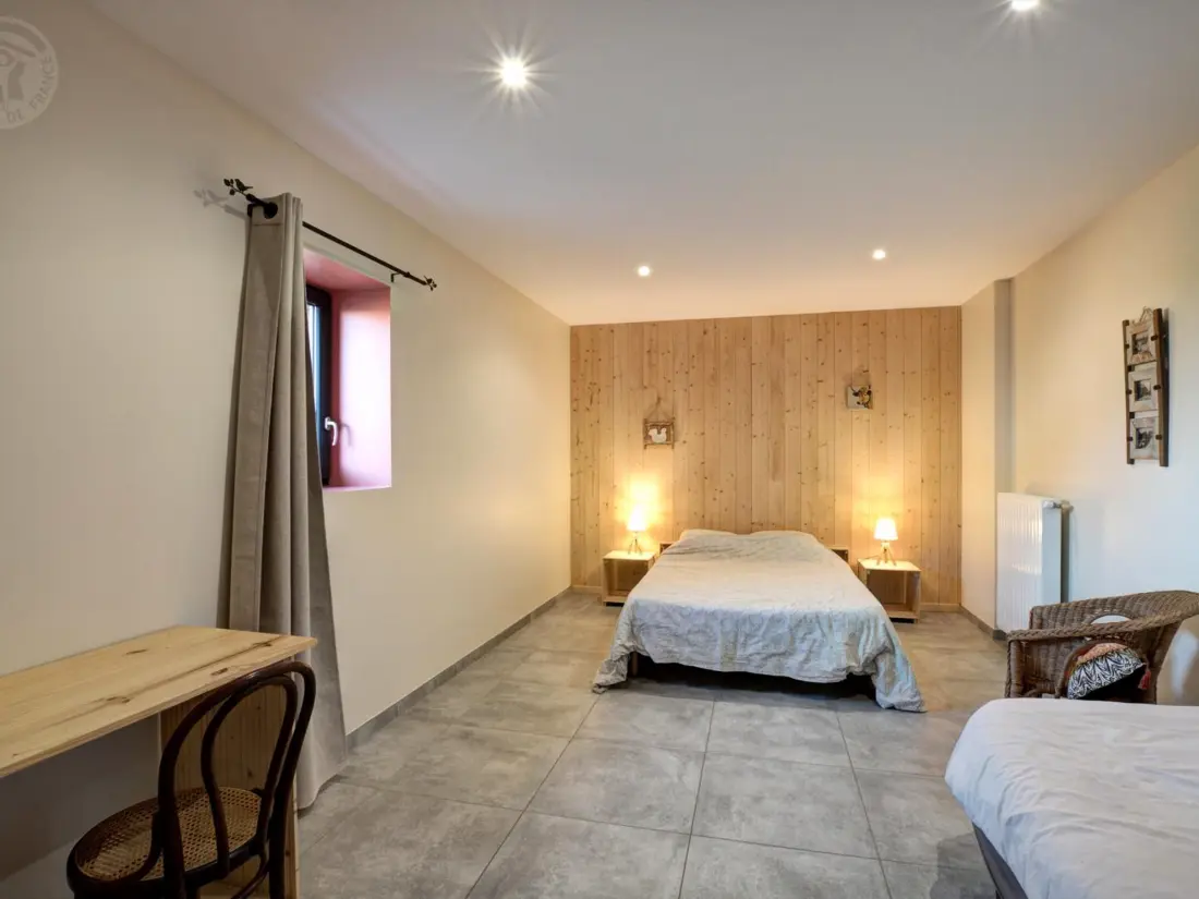 Maison de Vacances CHAZELLES-SUR-LYON 2