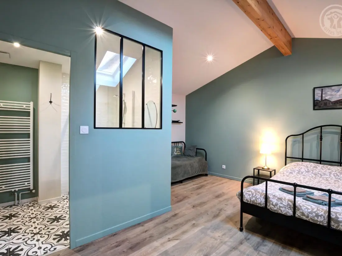 Maison de Vacances CHAZELLES-SUR-LYON 2