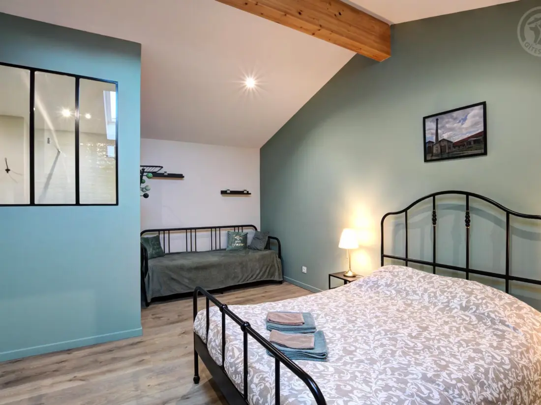 Maison de Vacances CHAZELLES-SUR-LYON 2