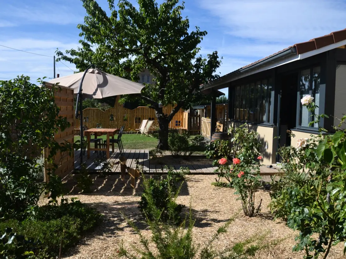 Maison de Vacances CHAZELLES-SUR-LYON 2
