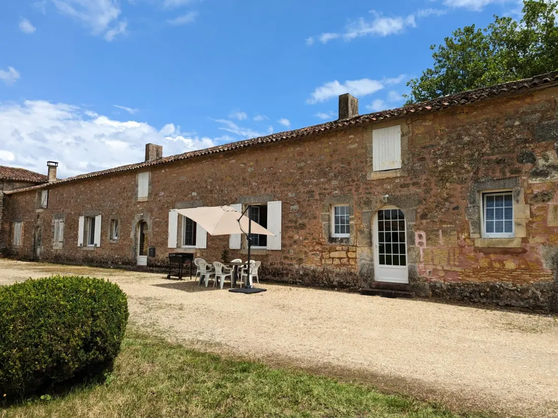 Maison de Vacances Cherves-Richemont 2