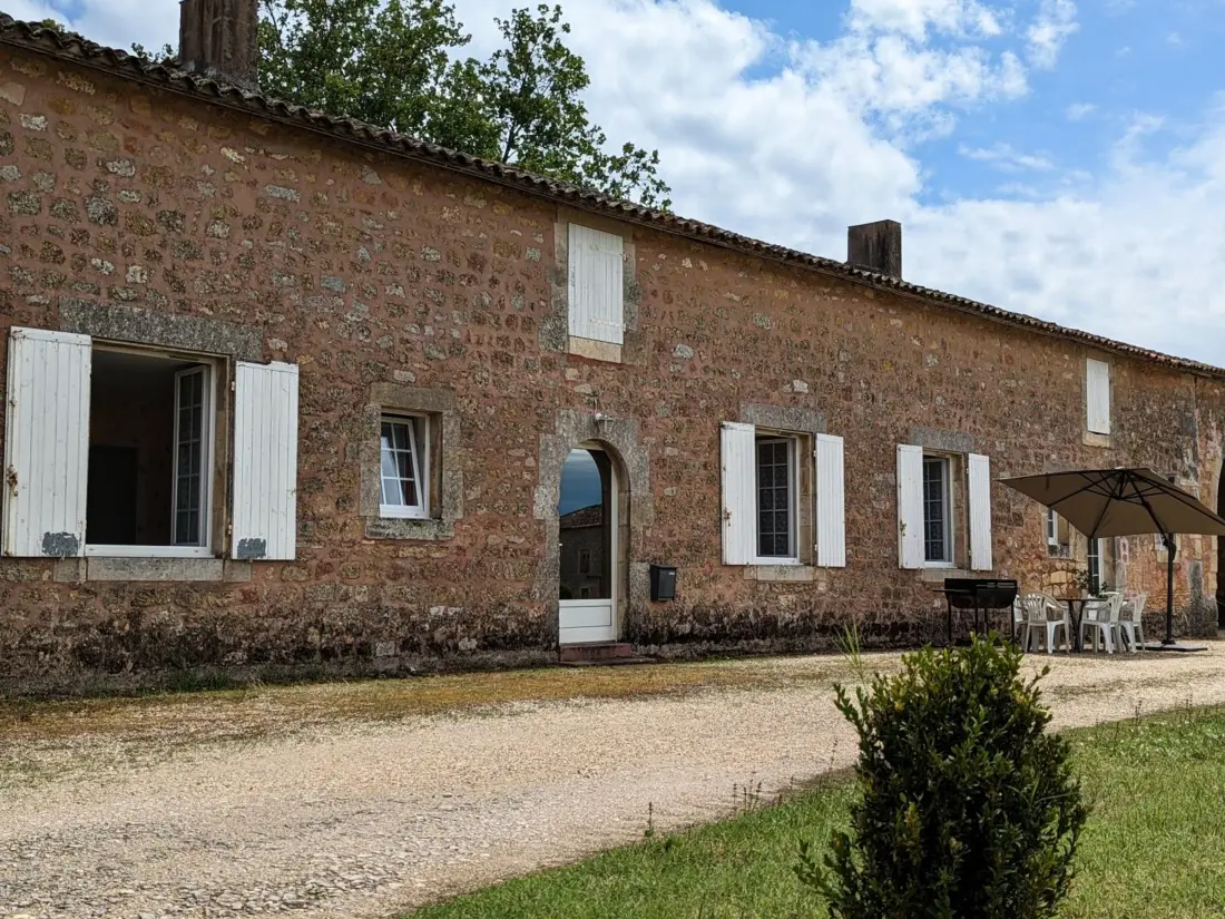 Maison de Vacances Cherves-Richemont 2