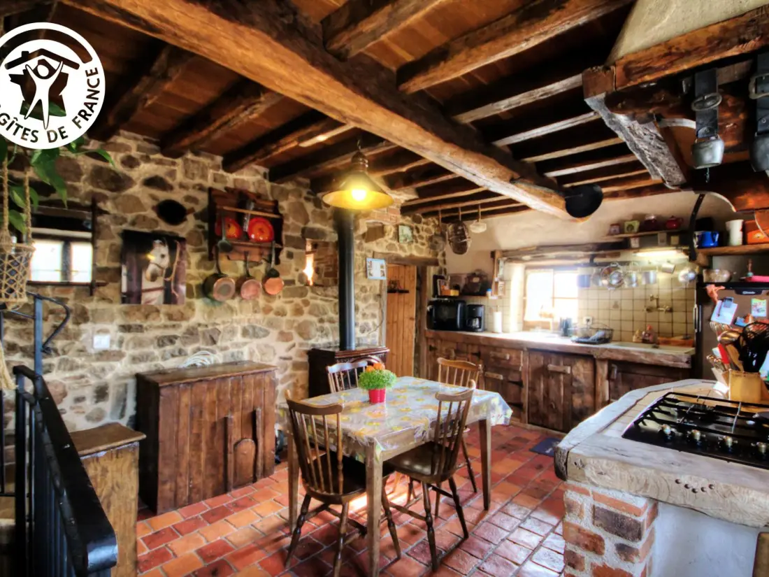 Maison de Vacances CHIRASSIMONT 2