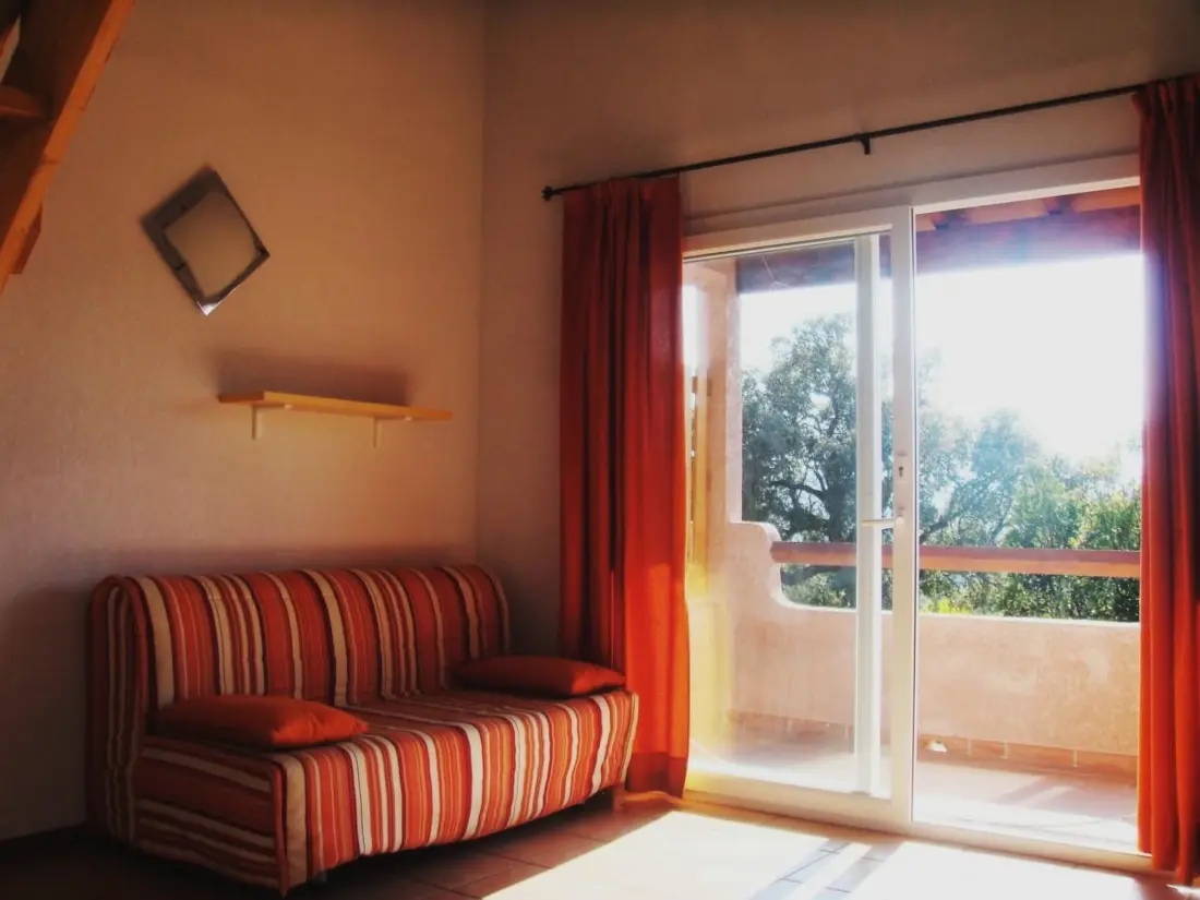 Résidence Unterkunft mit Terrasse, AC, Gemeinschaftspool