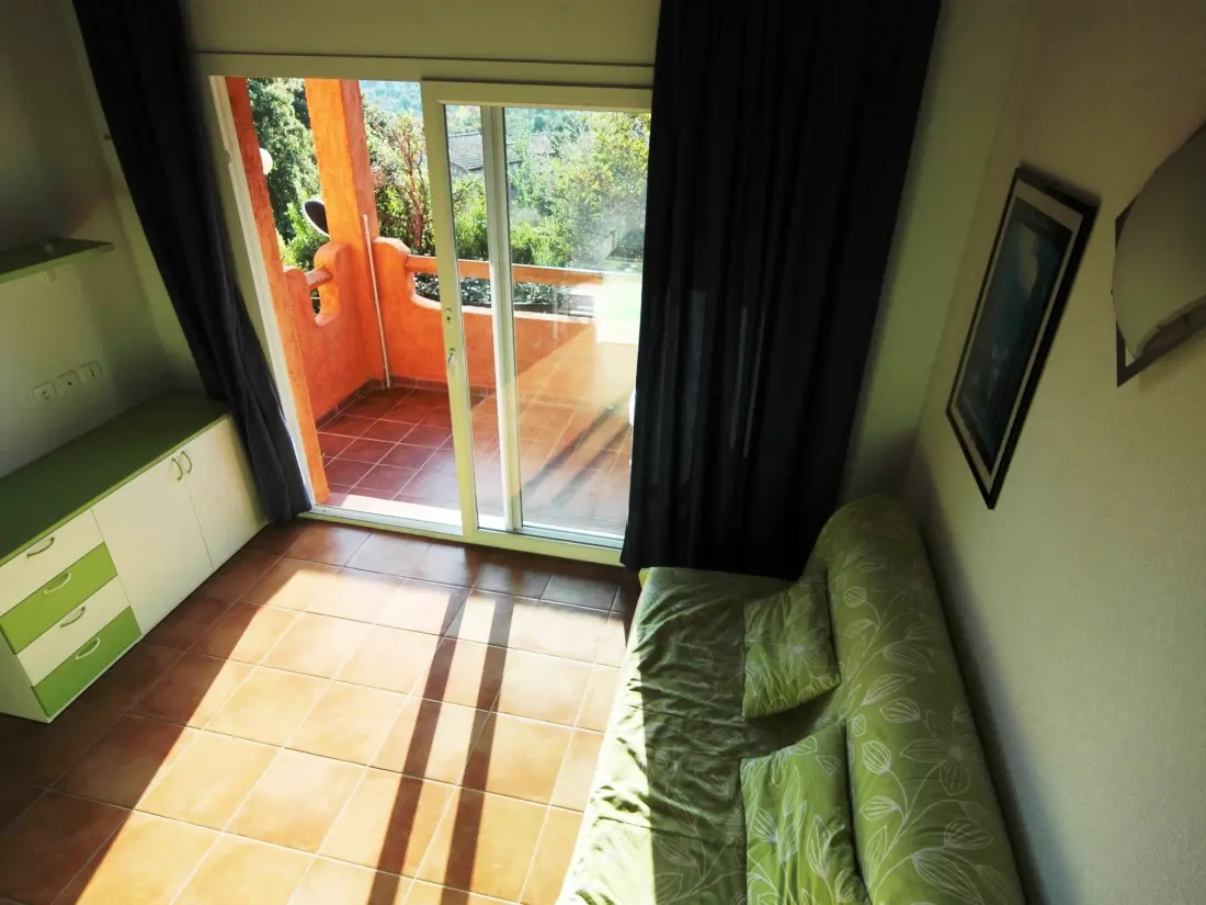 Résidence Unterkunft mit Terrasse, AC, Gemeinschaftspool