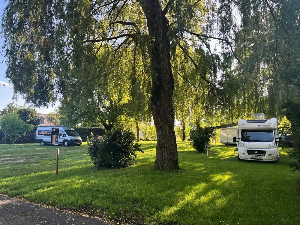 Camping Les Saules De Cormery
