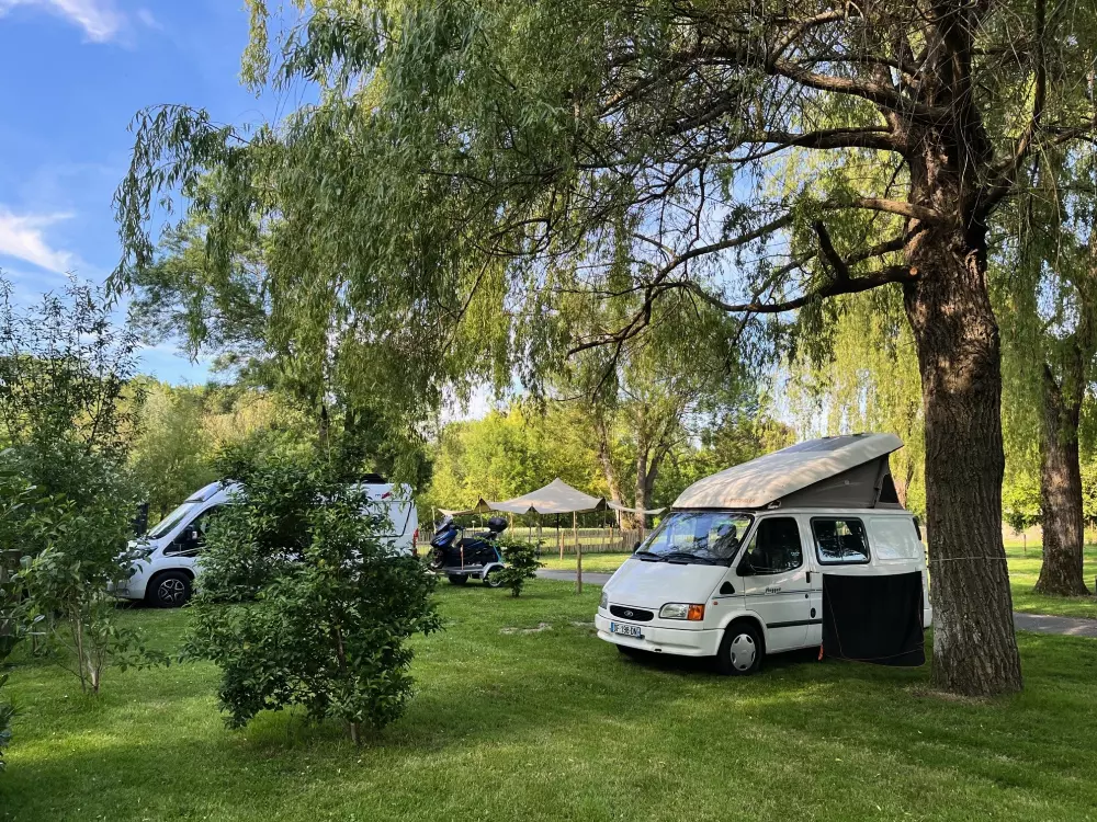 Camping Les Saules De Cormery
