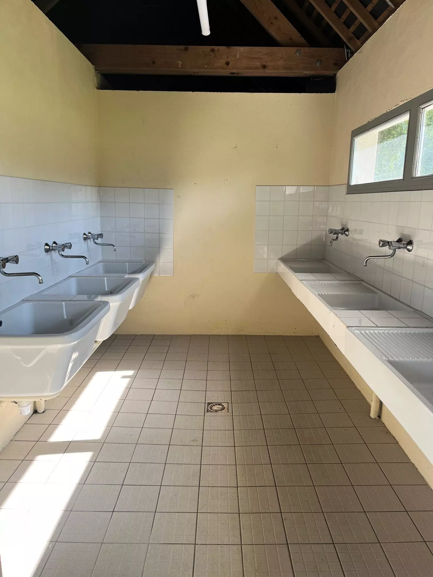 Camping Les Saules De Cormery - CORMERY - 34