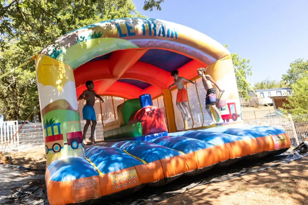 Camping Les Reflets du Quercy 4 étoiles★★★★