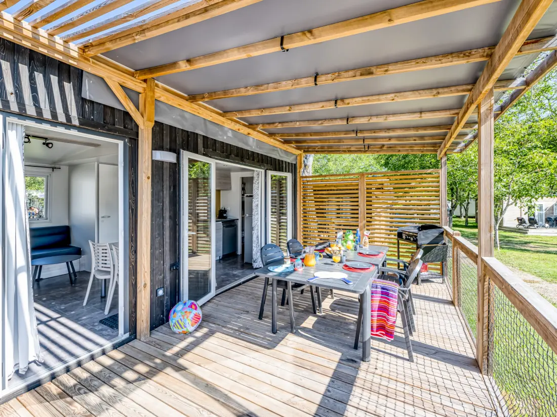 Flower Camping Le Kerleyou  3 étoiles★★★
