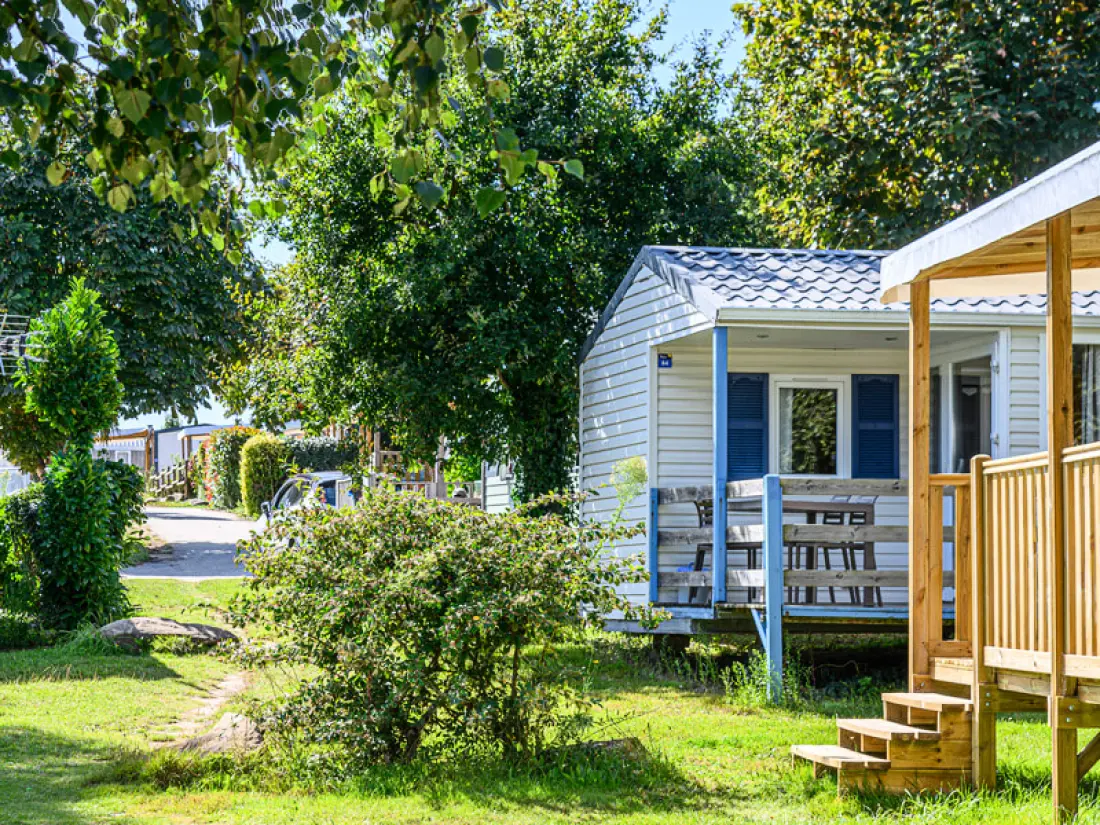 Flower Camping Le Kerleyou  3 étoiles★★★