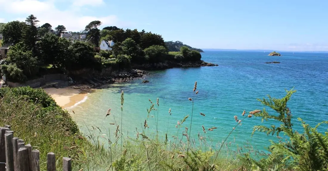 Flower Camping Le Kerleyou  3 étoiles★★★