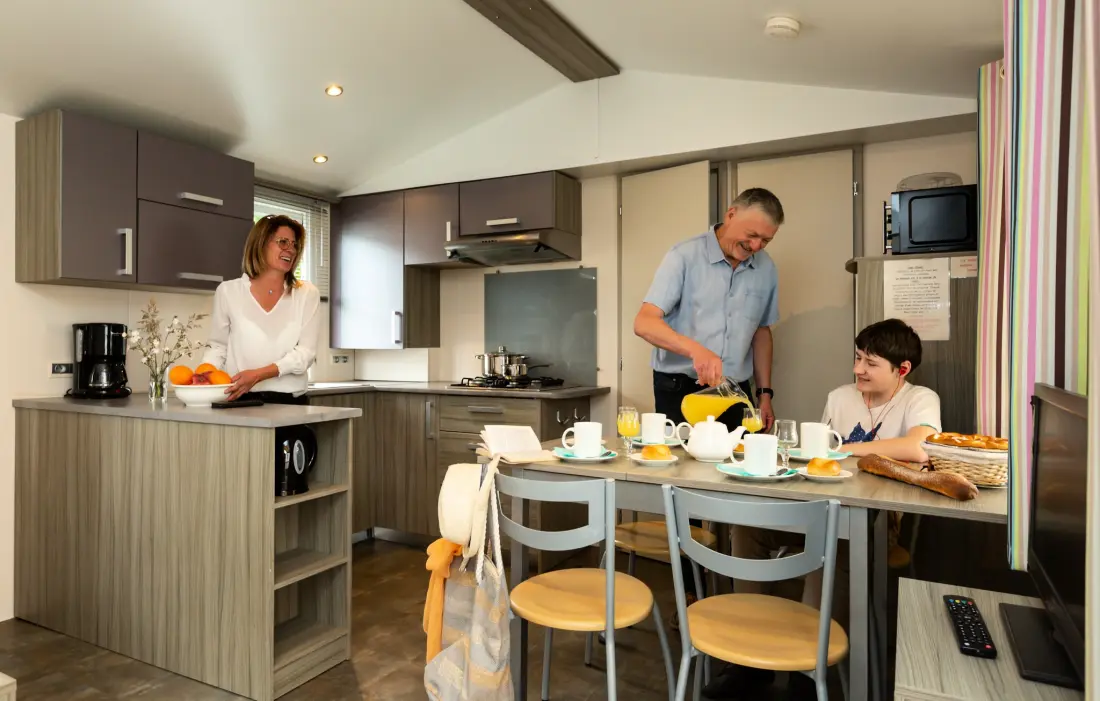 Flower Camping Le Kerleyou  3 étoiles★★★