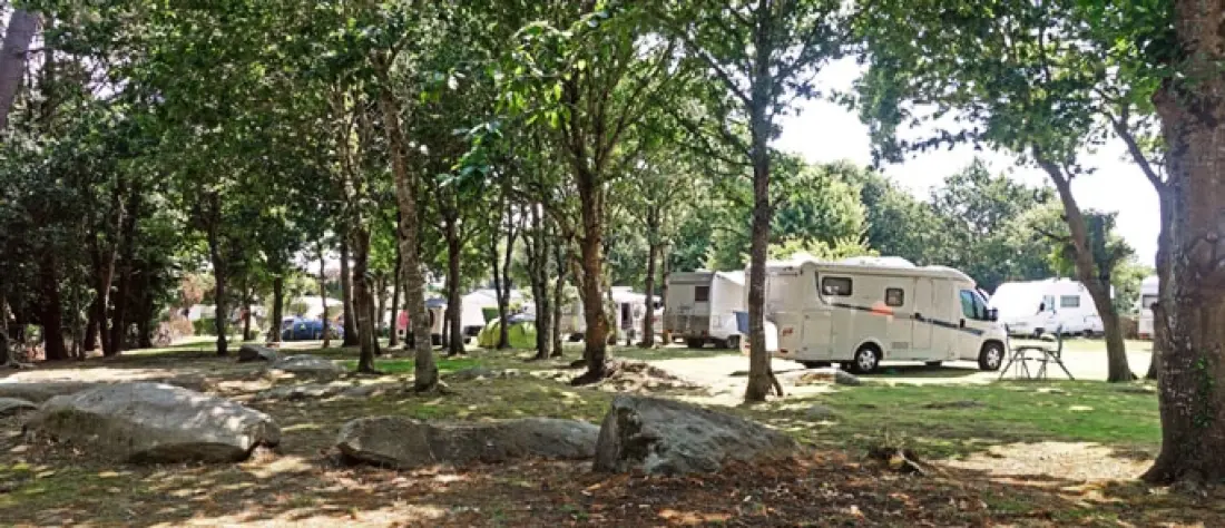 Flower Camping Le Kerleyou  3 étoiles★★★