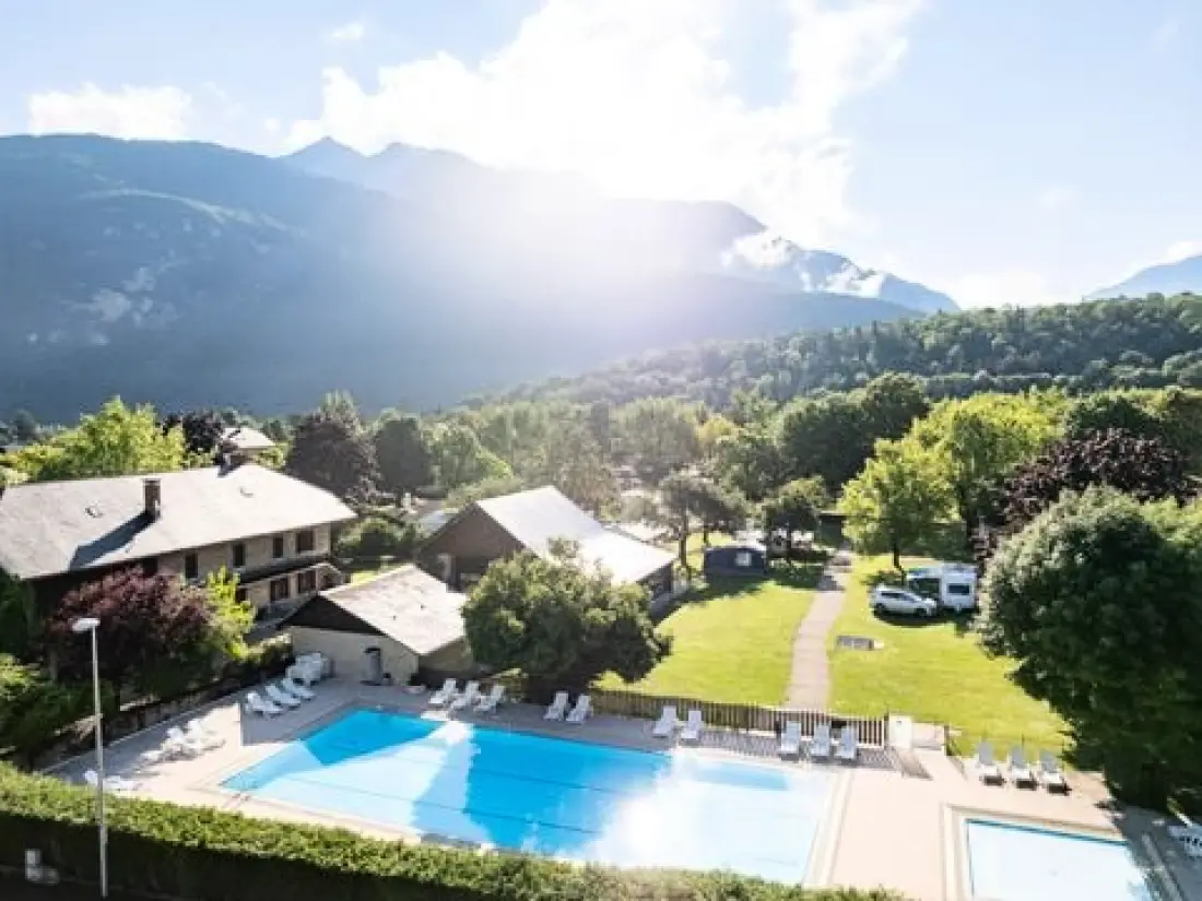Camping Romanée - La Ferme De La Serraz 5 étoiles★★★★★