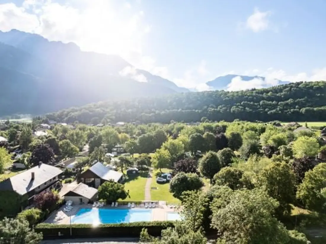 Camping Romanée - La Ferme De La Serraz 5 étoiles★★★★★