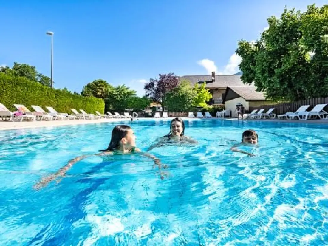 Camping Romanée - La Ferme De La Serraz 5 étoiles★★★★★