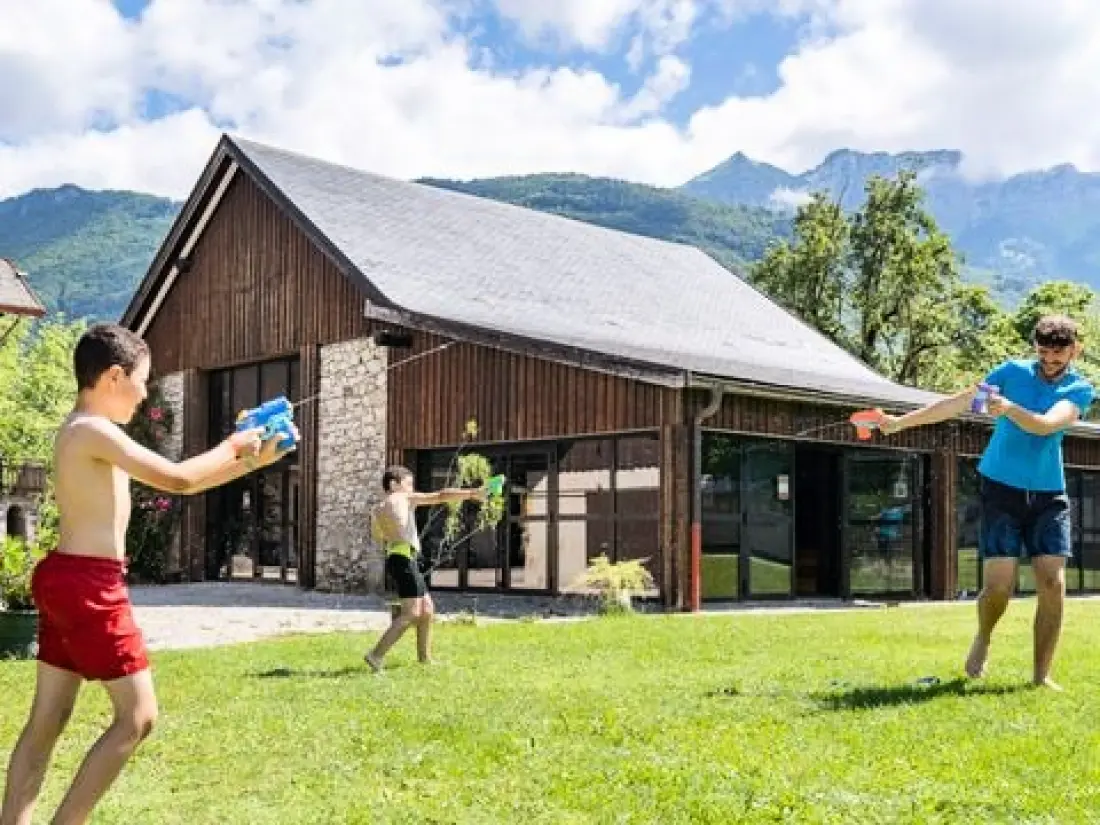 Camping Romanée - La Ferme De La Serraz 5 étoiles★★★★★