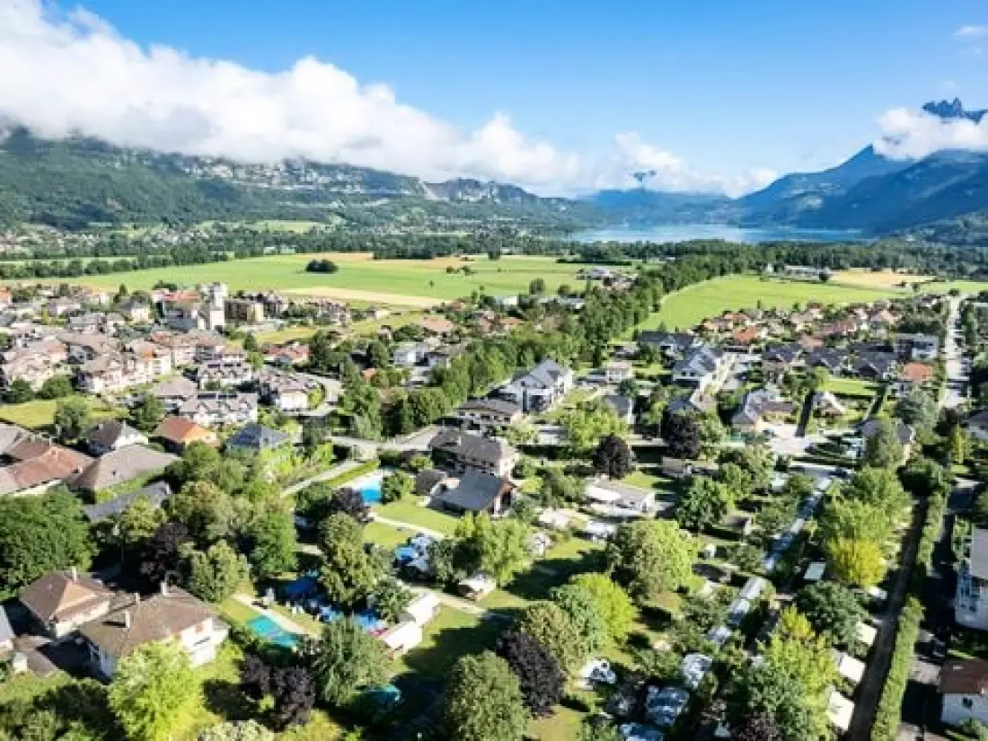 Camping Romanée - La Ferme De La Serraz 5 étoiles★★★★★