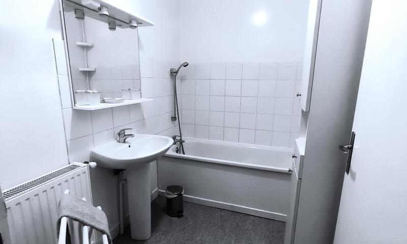 Gîte de France Au bord de la riviÈre 3 épis - - Douzy - 14