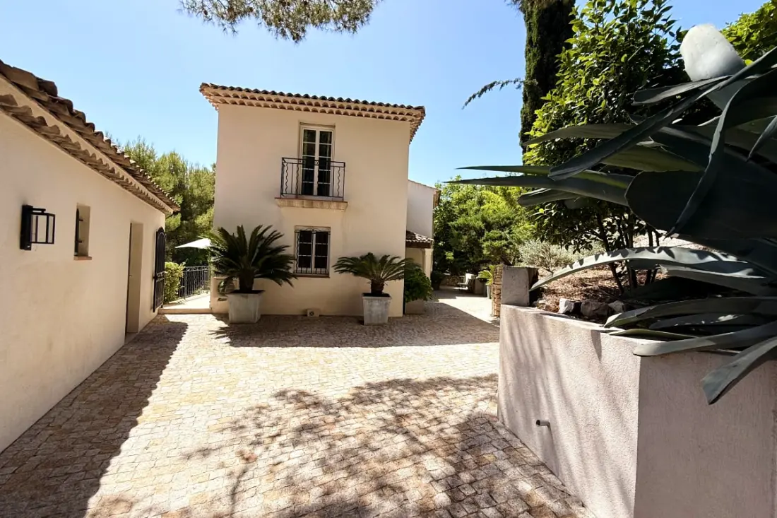Villa Provençale Avec Piscine &amp; Vue