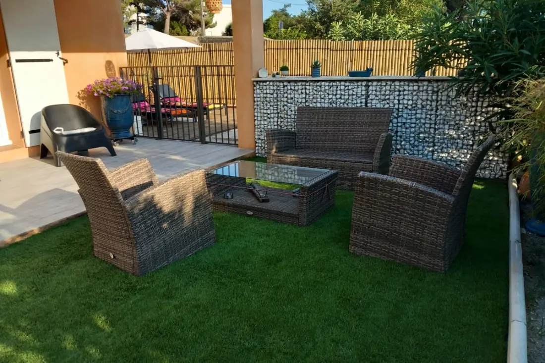 Maison Avec Piscine Privée à Entraigues