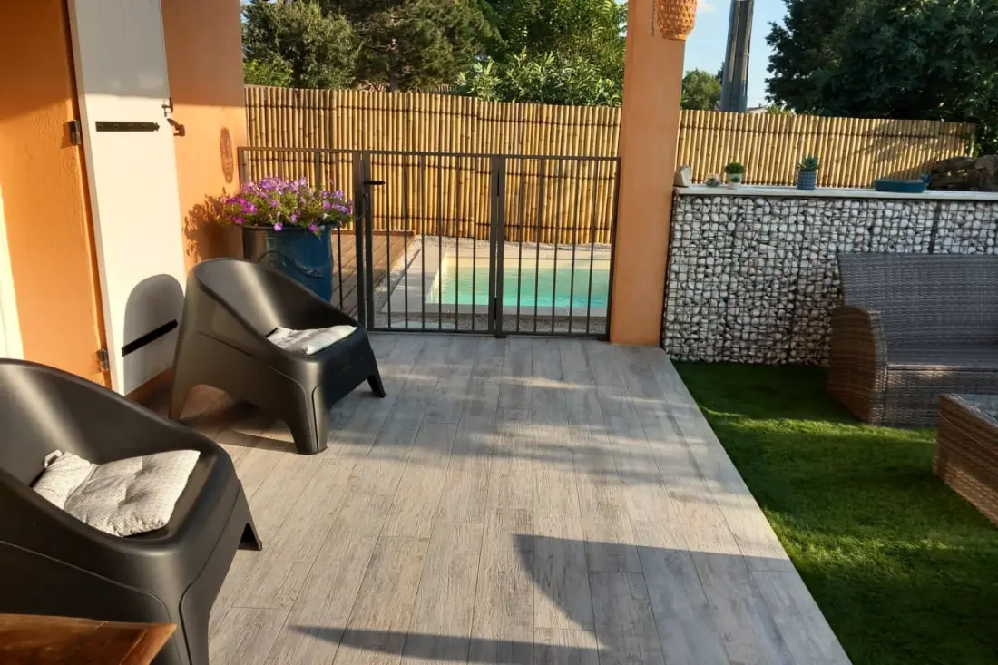 Maison Avec Piscine Privée à Entraigues