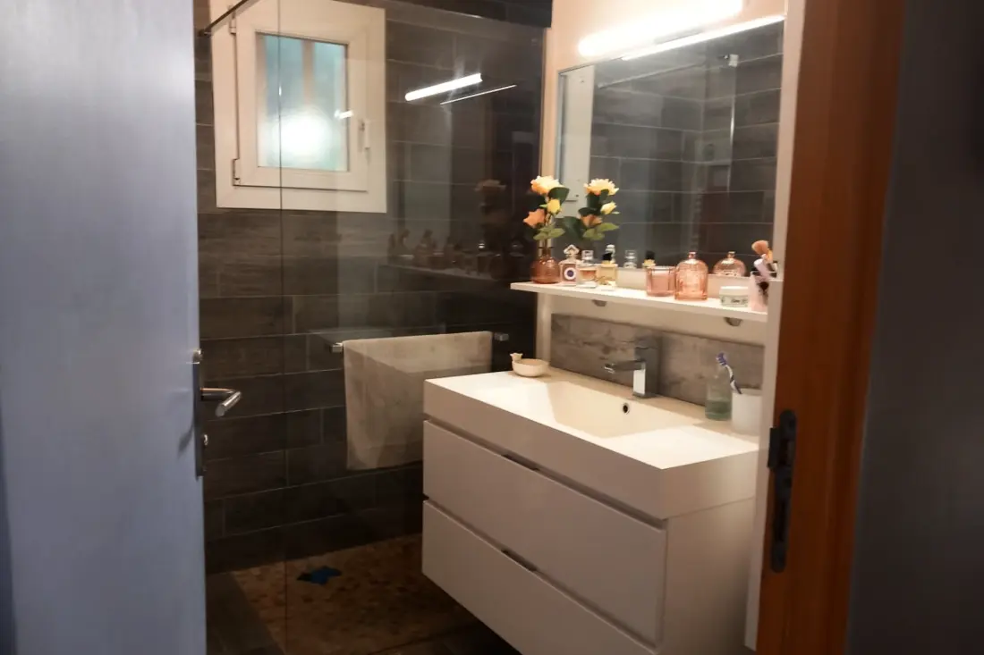Maison Avec Piscine Privée à Entraigues