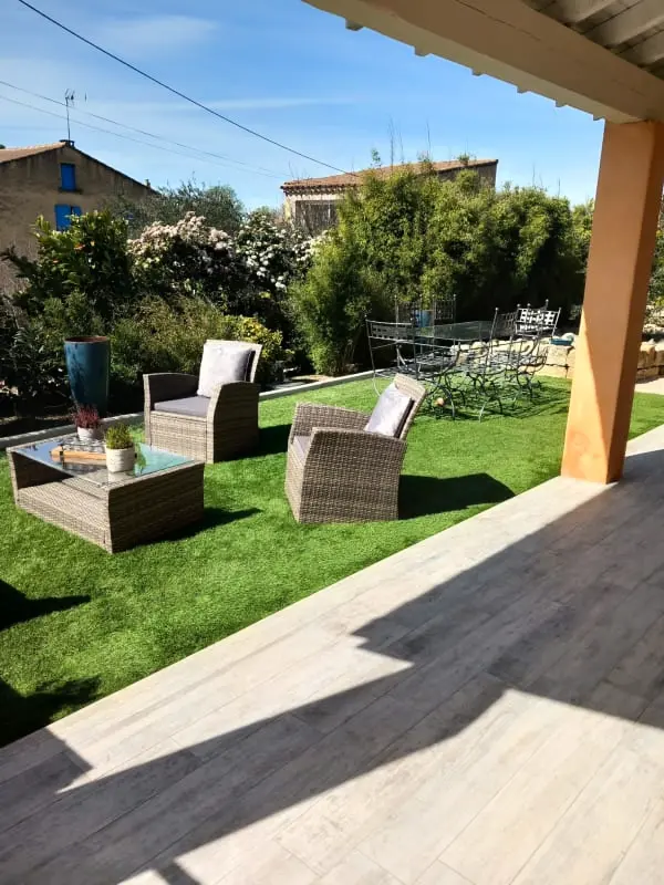 Maison Avec Piscine Privée à Entraigues