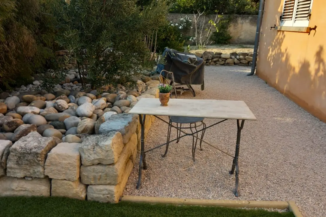 Maison Avec Piscine Privée à Entraigues