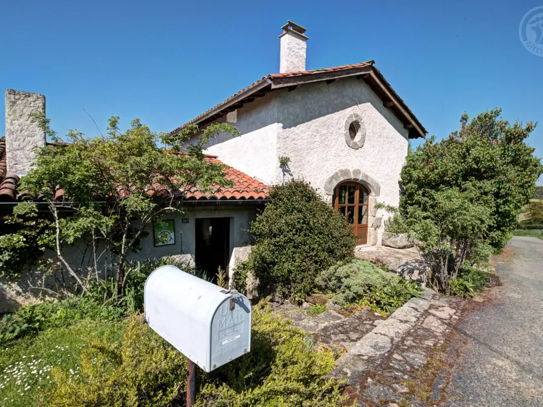 Maison de Vacances Essertines-en-Donzy 2