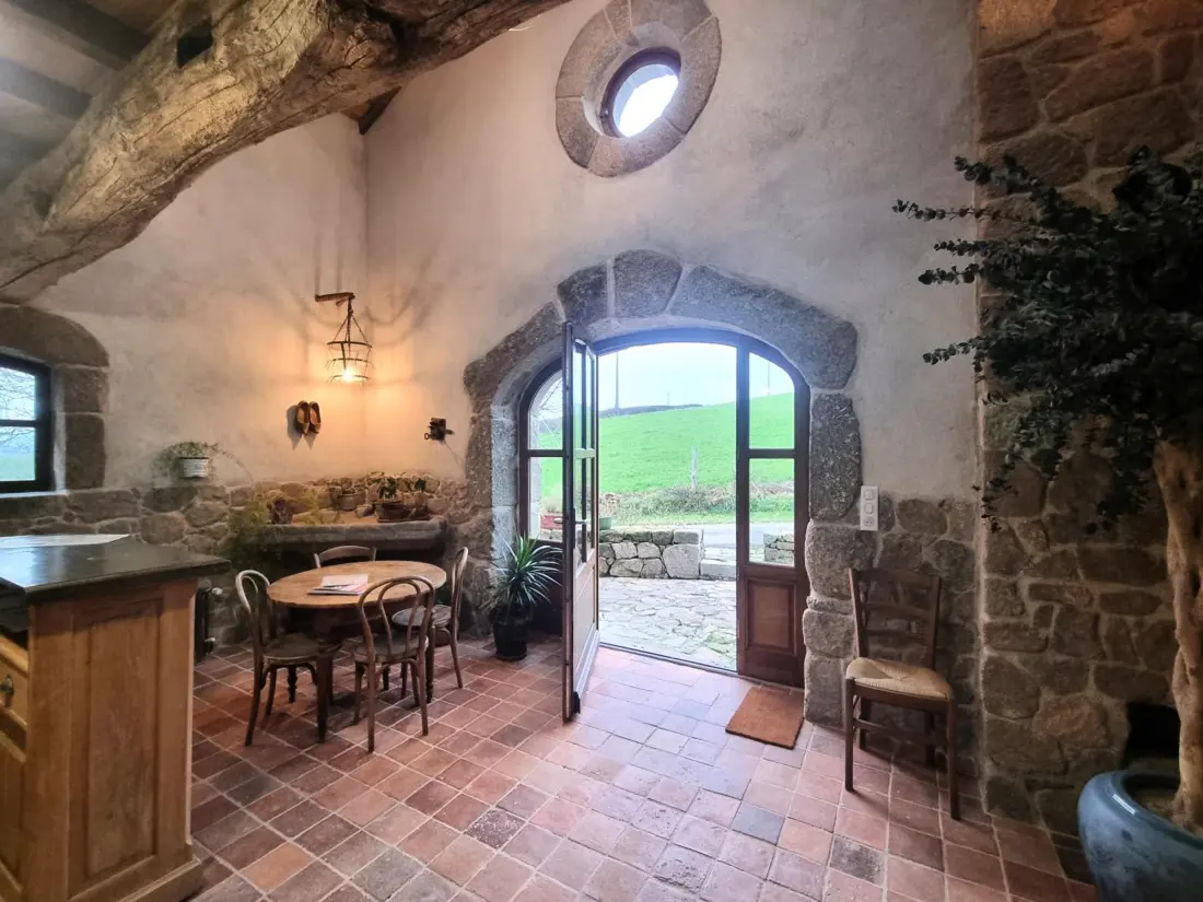 Maison de Vacances Essertines-en-Donzy 2