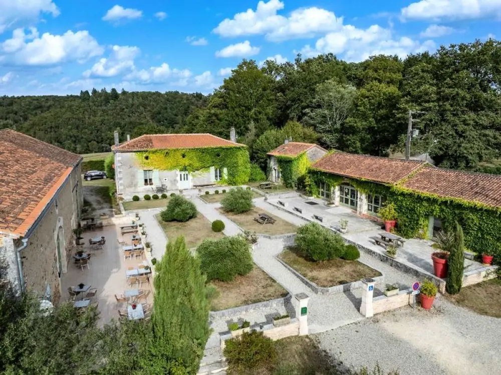 Camping Les Gorges du Chambon 4 étoiles★★★★