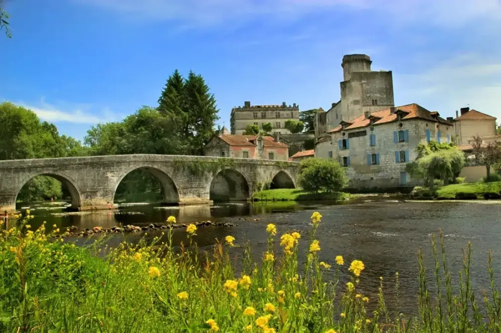 Camping Les Gorges du Chambon 4 étoiles★★★★